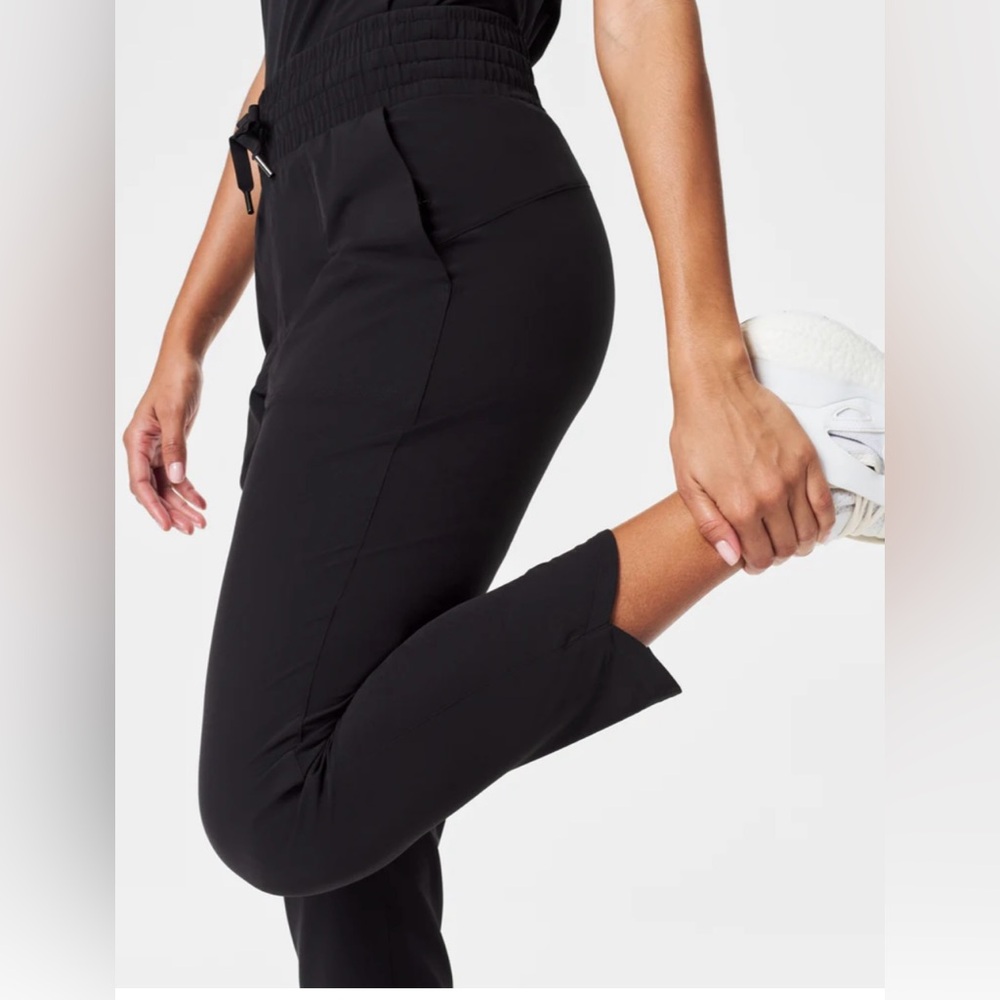 SPANX On the Move Tapered Pant Very Black Large Brand New w/ Tags Joggers Pants